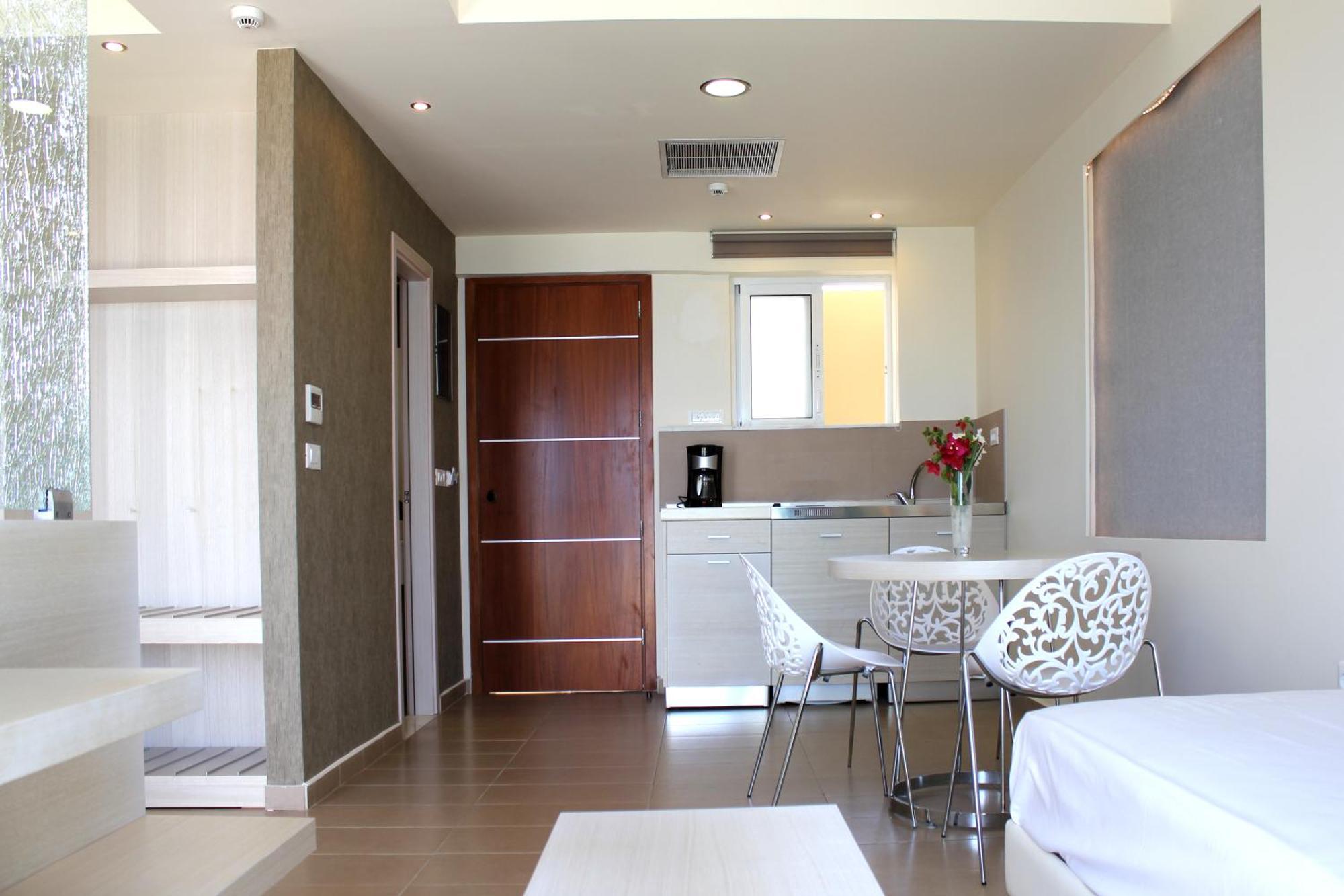 Sea Melody Beach Hotel Apartments Ялисос Екстериор снимка