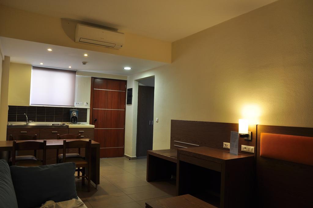 Sea Melody Beach Hotel Apartments Ялисос Стая снимка